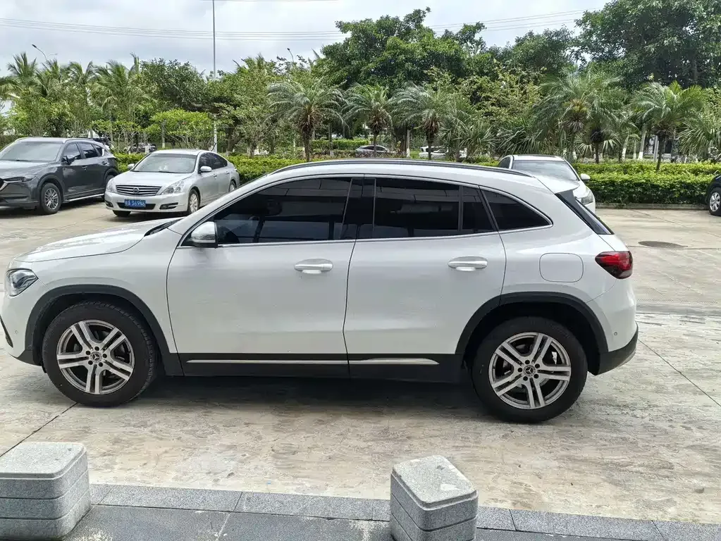 Mercedes-Benz GLA — фото 1