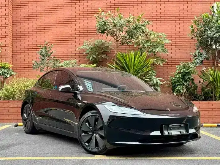 Tesla Model 3 — фото 8