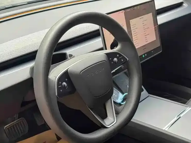 Tesla Model 3 — фото 2