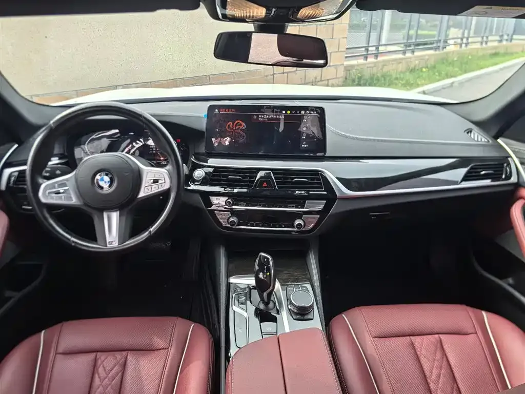 BMW 5 Series — фото 4