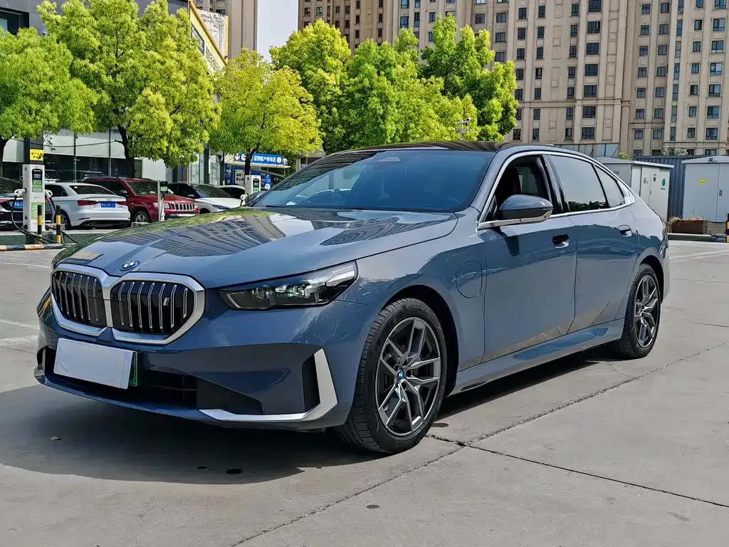 BMW i5 — фото 1