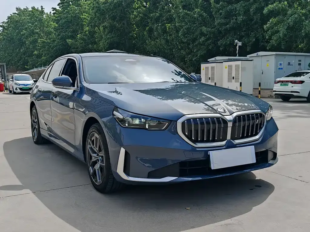 BMW i5 — фото 5
