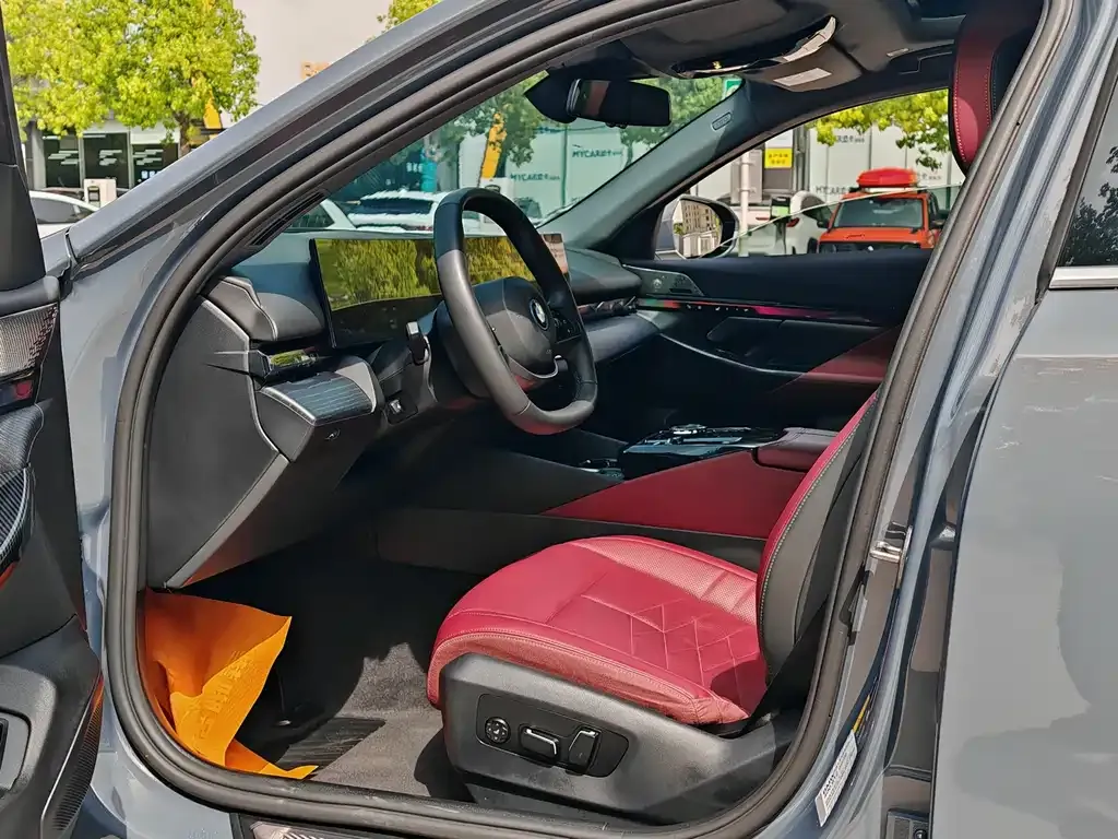 BMW i5 — фото 9