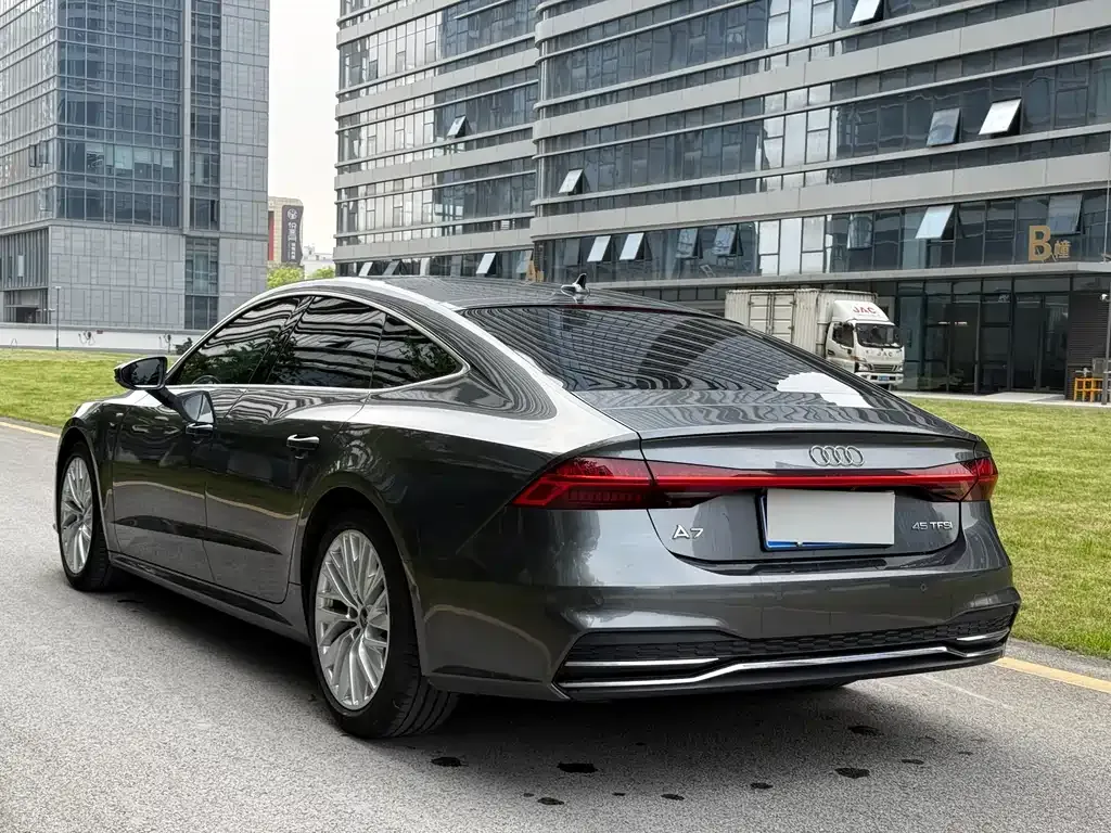 Audi A7 — фото 9