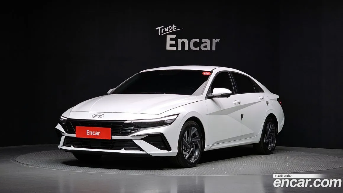 Hyundai AVANTE — фото 1