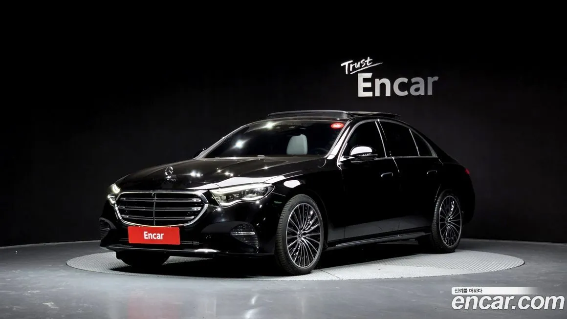 Mercedes-Benz E-Class — фото 1