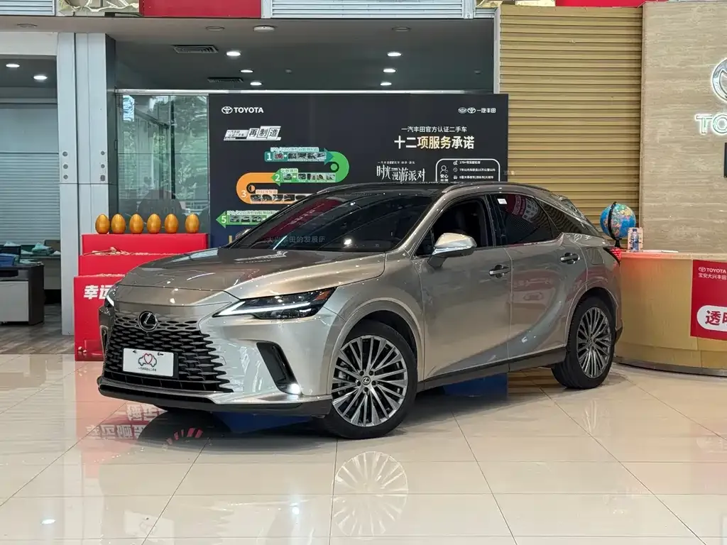 Lexus RX — фото 1