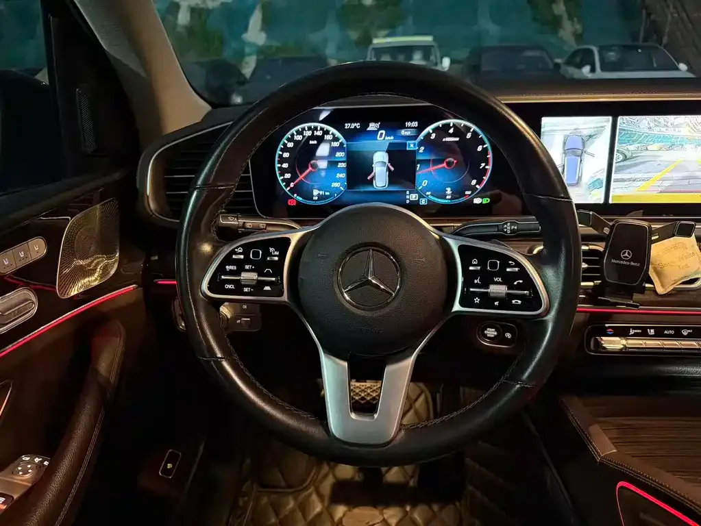 Mercedes-Benz GLE — фото 10