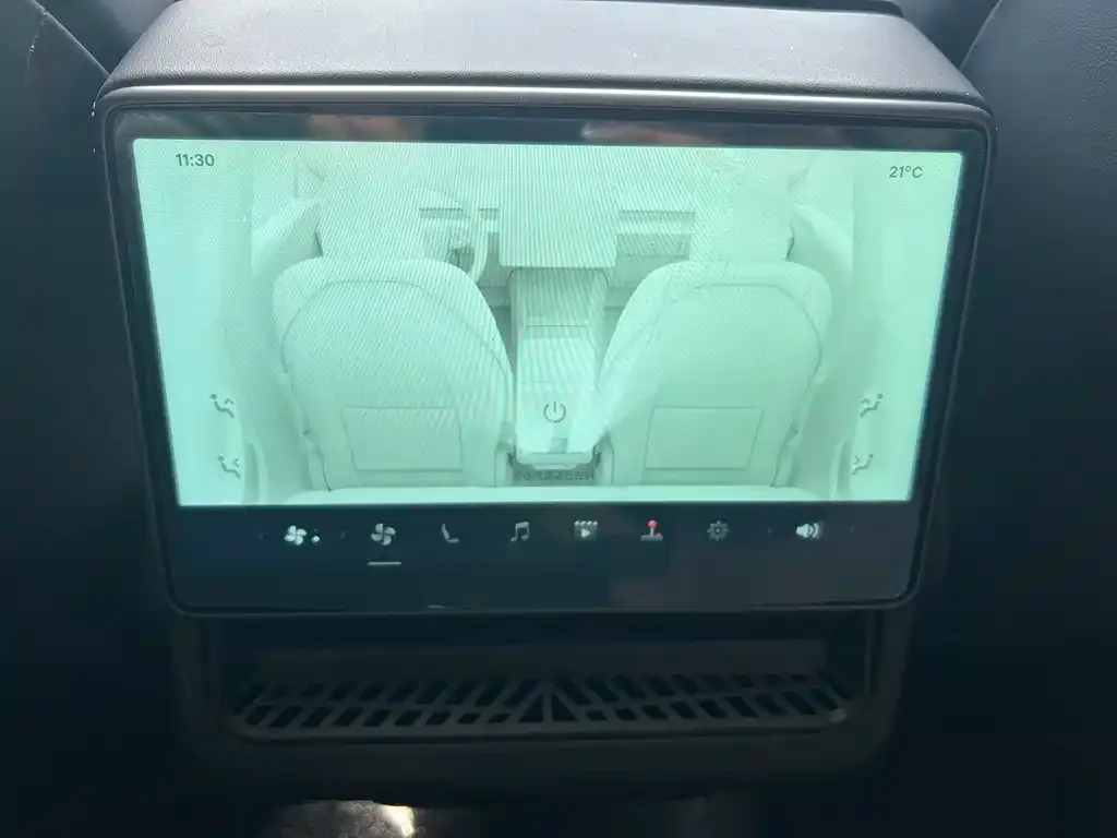 Tesla Model 3 — фото 2