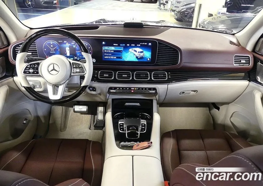 Mercedes-Benz GLS-Class — фото 7