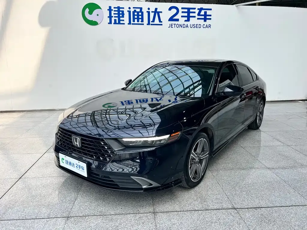 Honda Accord — фото 1