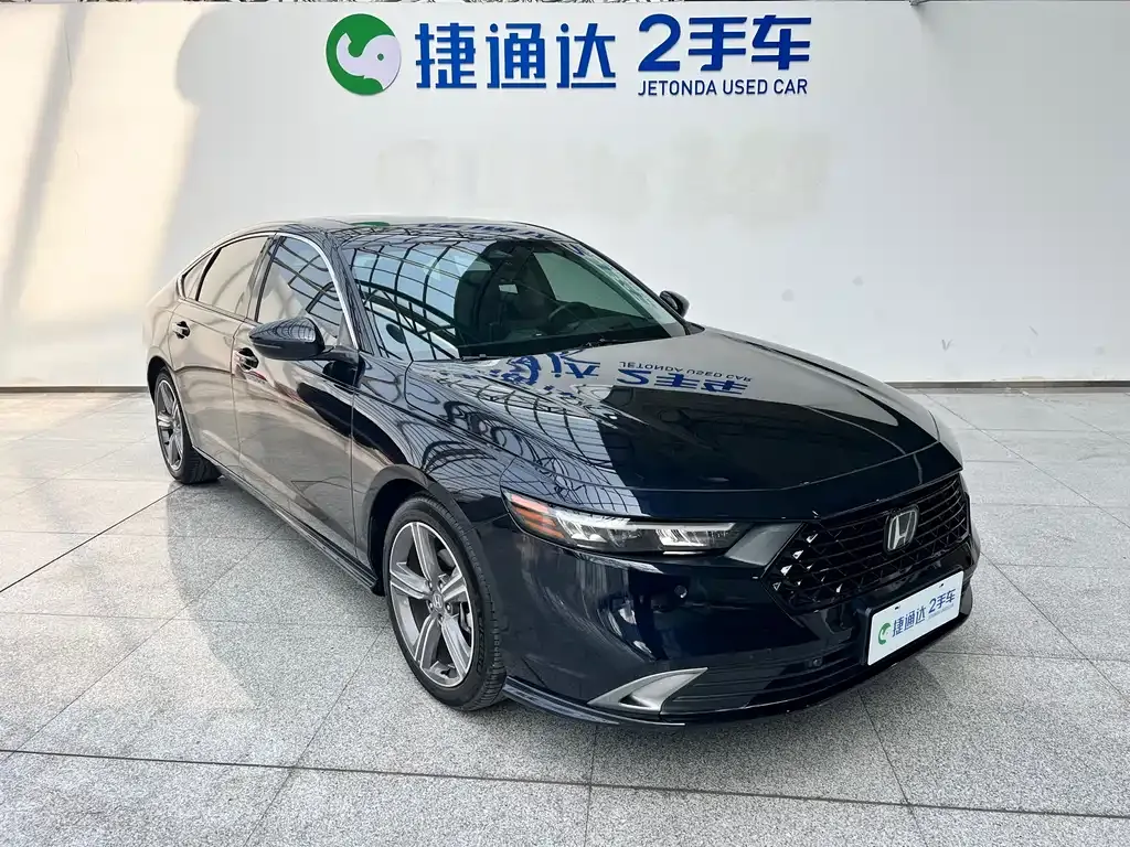 Honda Accord — фото 8