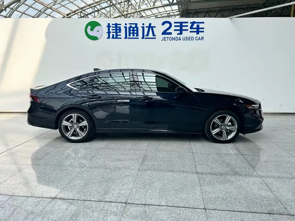 Honda Accord — фото 7