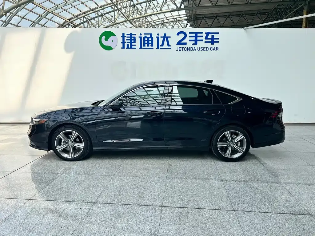 Honda Accord — фото 10