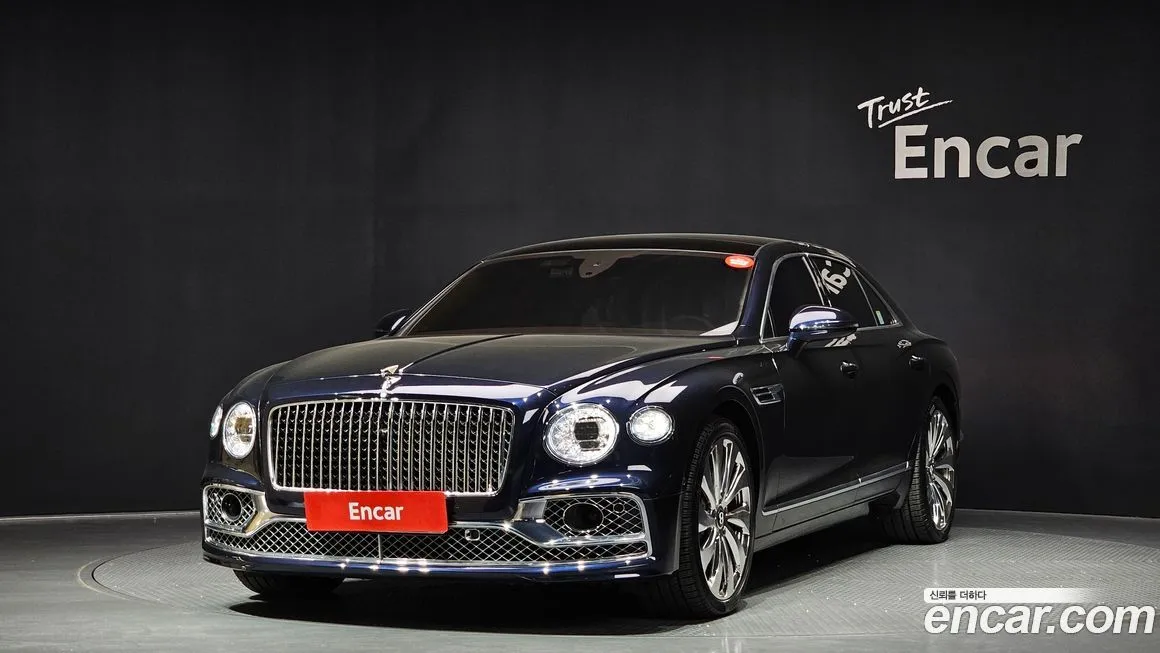 Bentley Flying Spur — фото 1