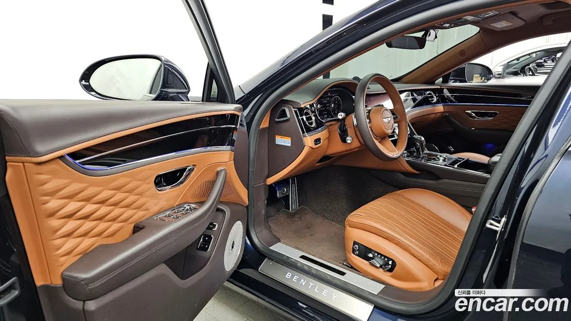 Bentley Flying Spur — фото 6