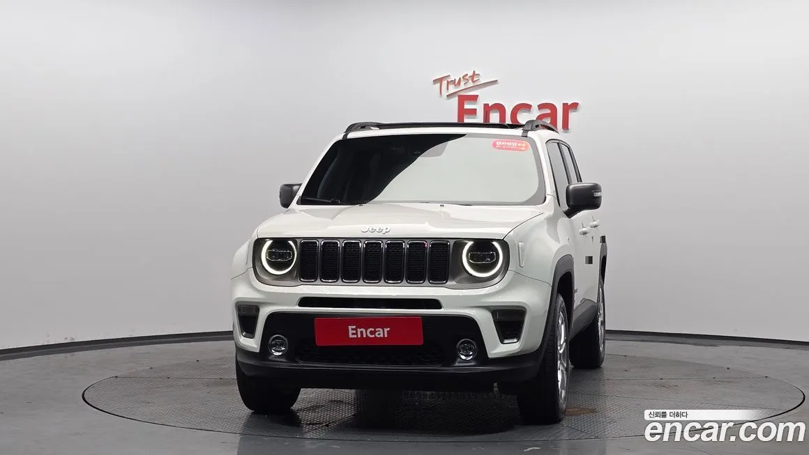 Jeep Renegade — фото 6