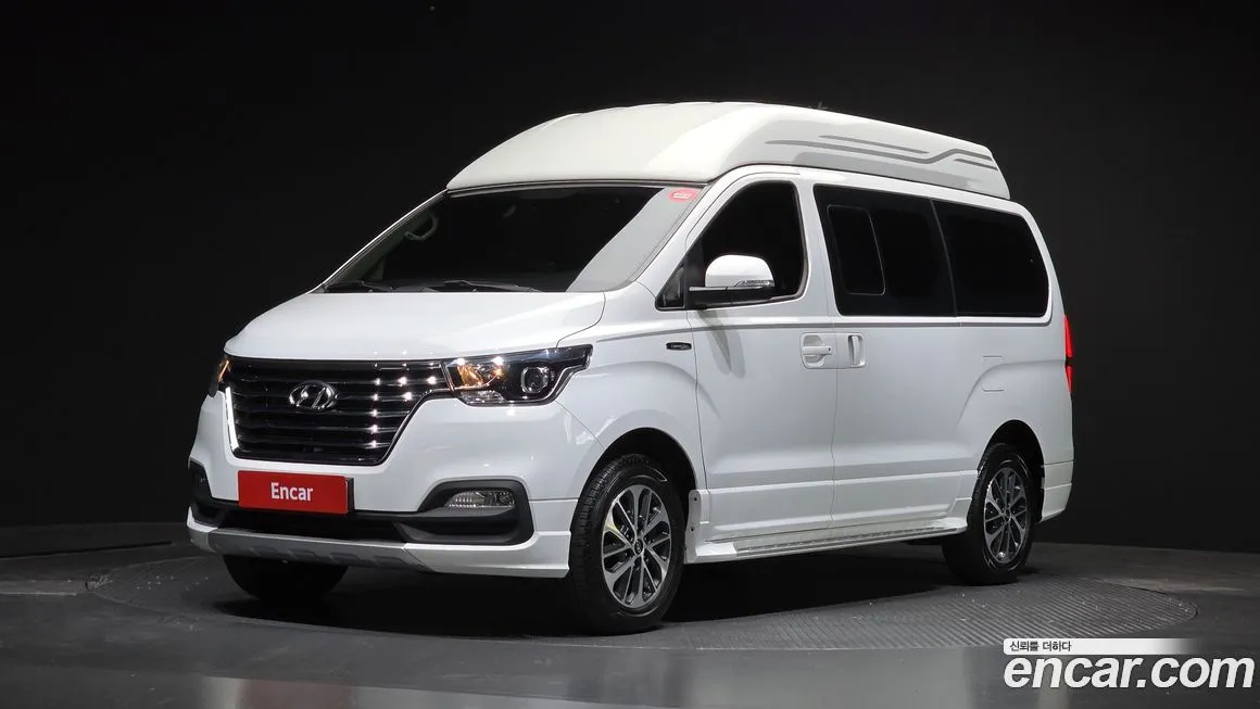 Hyundai Starex — фото 1