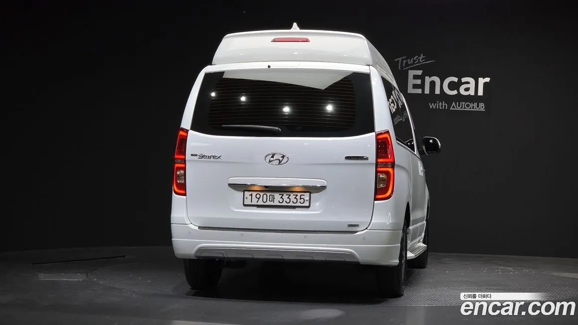 Hyundai Starex — фото 3