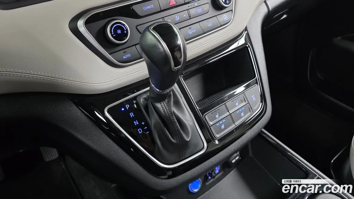 Hyundai Starex — фото 10