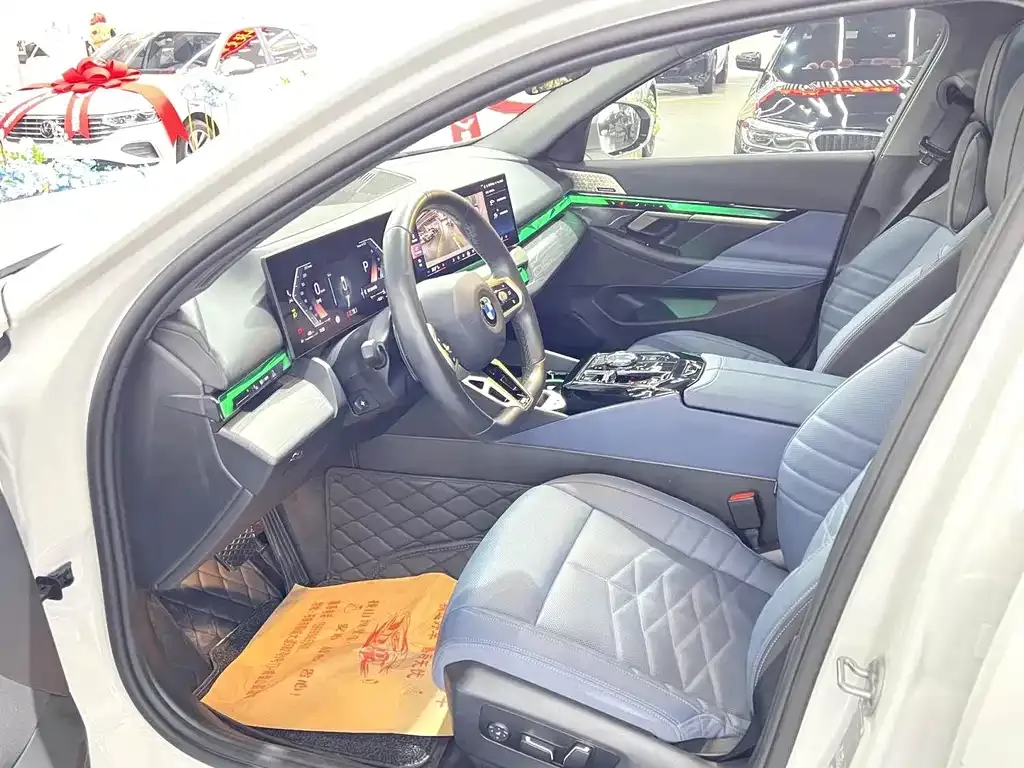 BMW 5 Series — фото 3