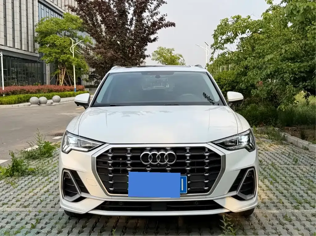 Audi Q3 — фото 10