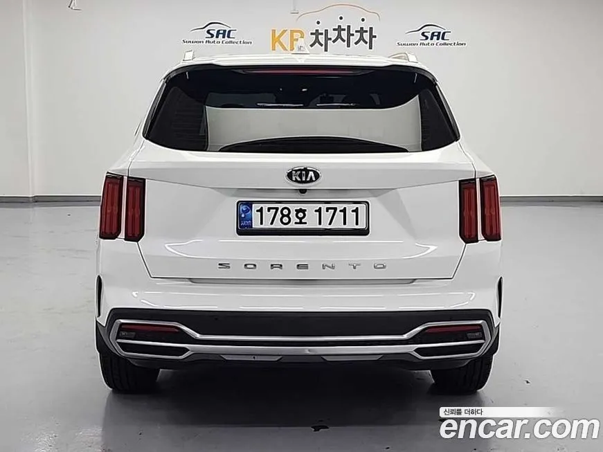 Kia Sorento — фото 6