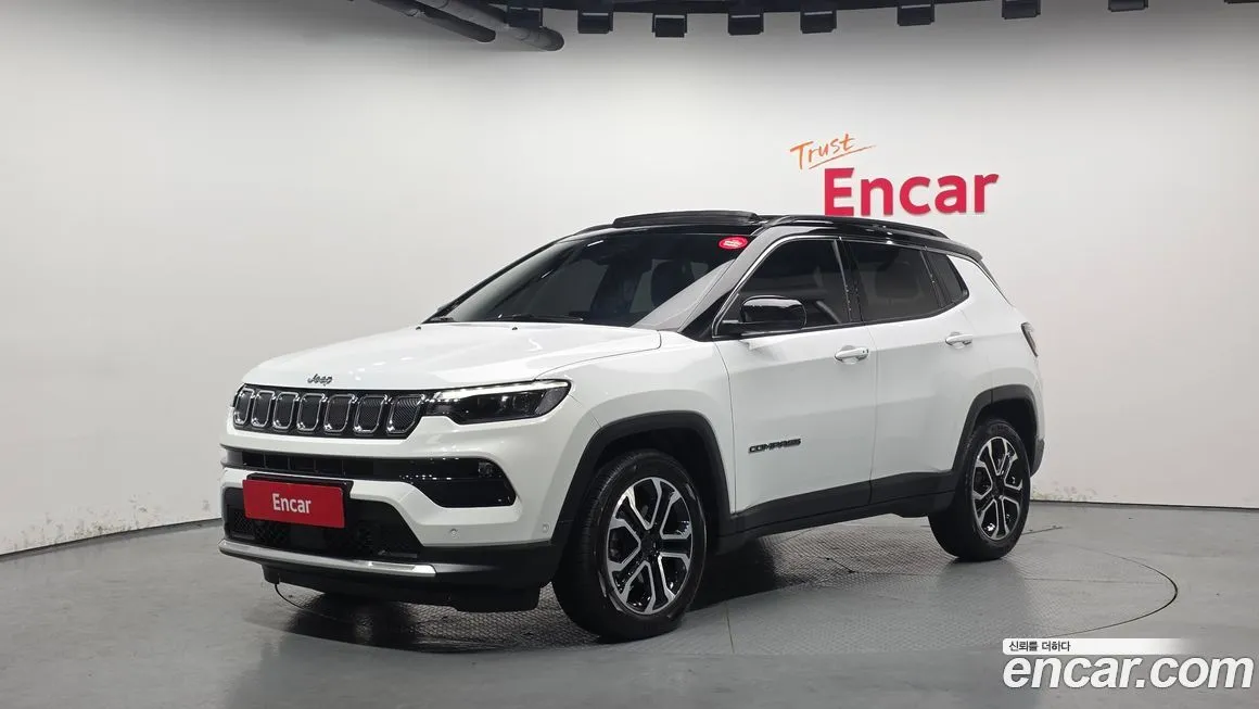 Jeep Compass — фото 1