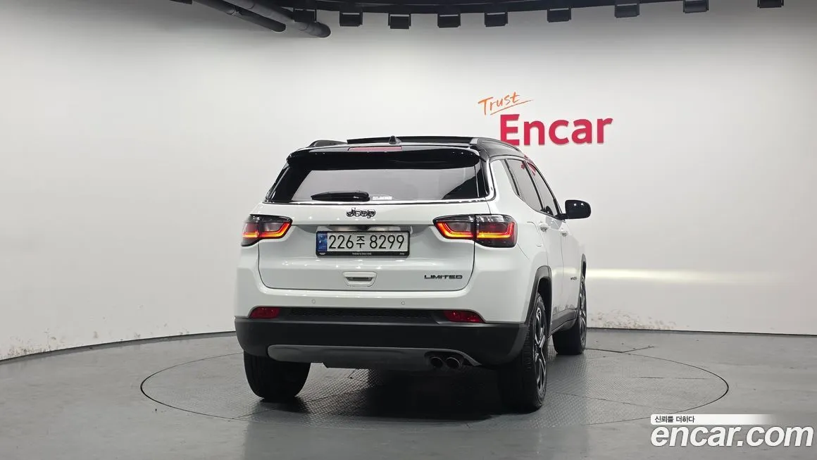 Jeep Compass — фото 3