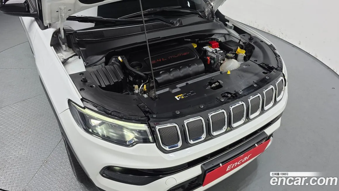 Jeep Compass — фото 8