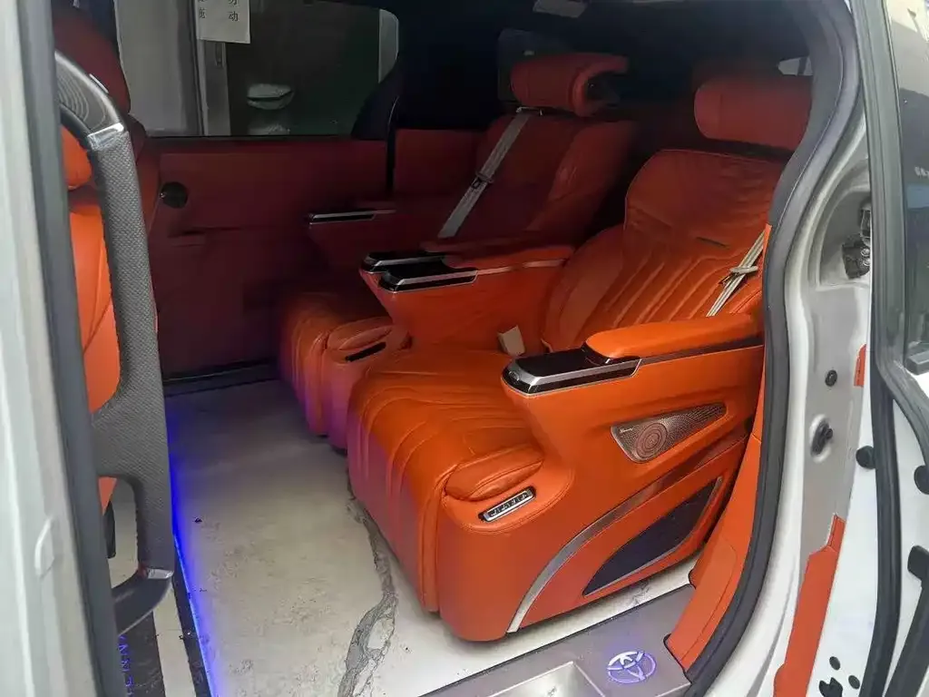 Toyota Sienna — фото 5