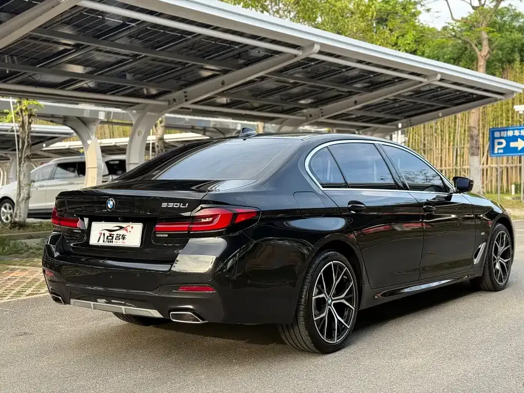 BMW 5 Series — фото 10