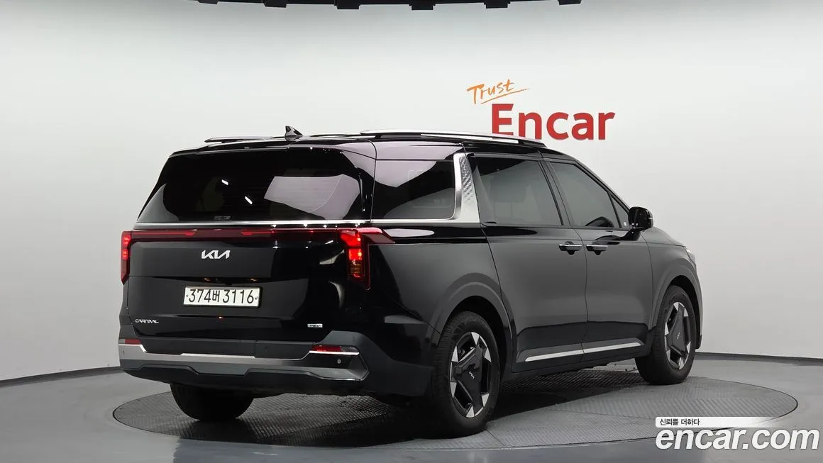 Kia Carnival — фото 10