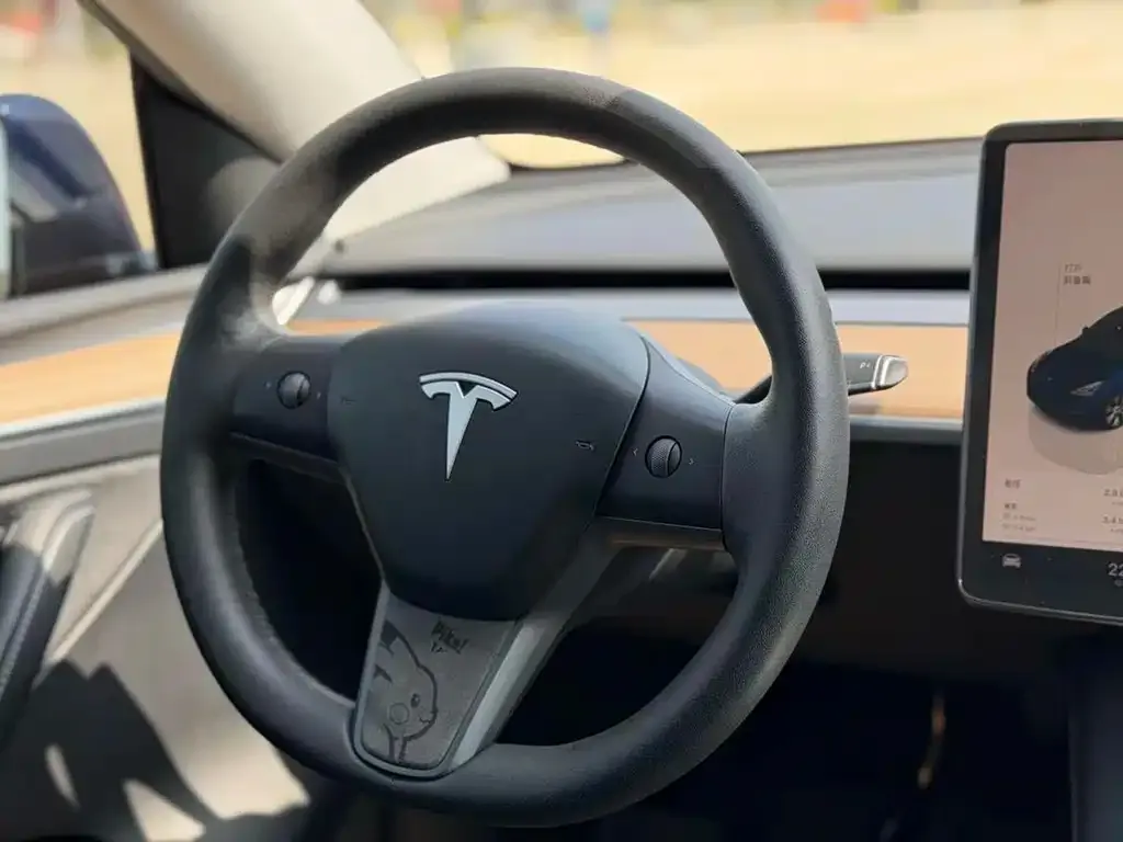 Tesla Model Y — фото 5