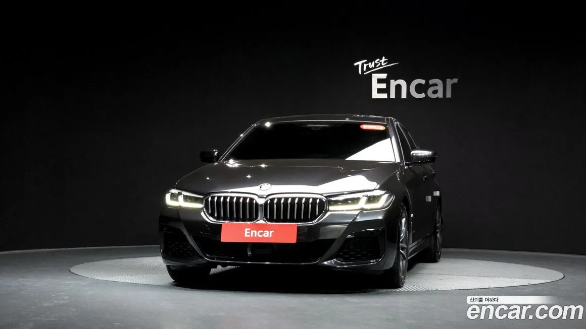 BMW 5-Series — фото 10