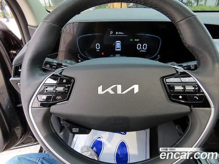 Kia Niro — фото 8