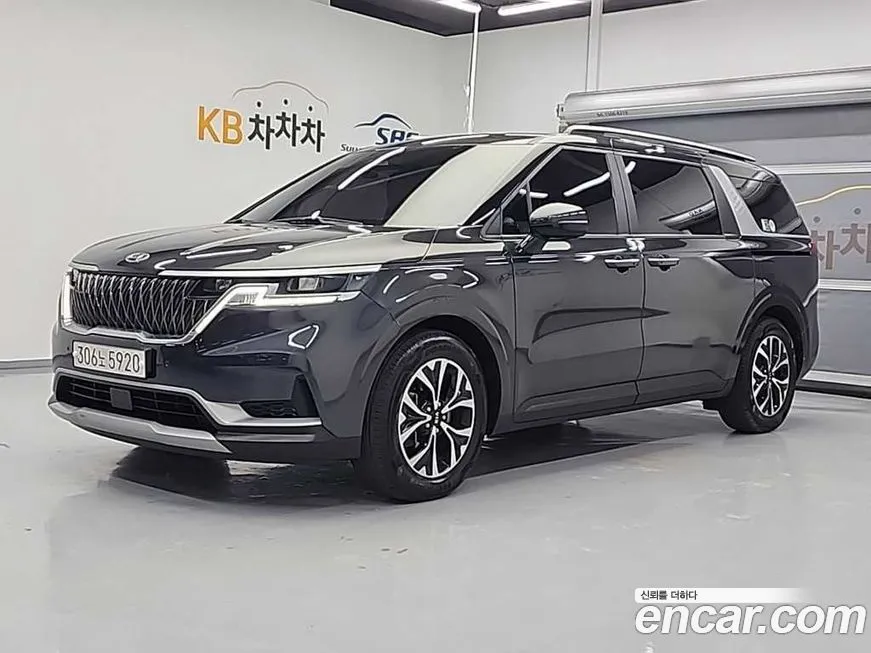 Kia Carnival — фото 1
