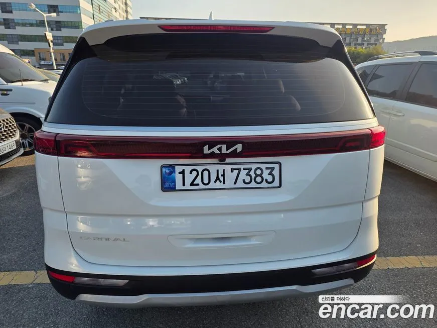 Kia Carnival — фото 4