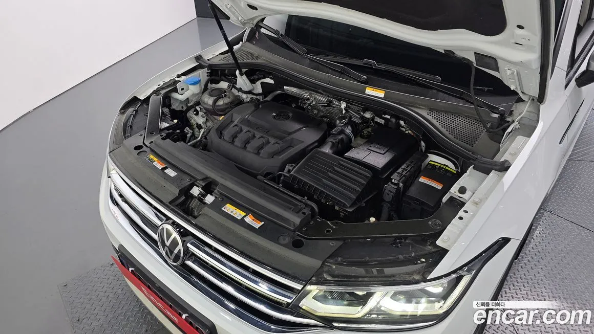 Volkswagen Tiguan — фото 10