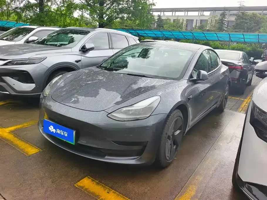 Tesla Model 3 — фото 1