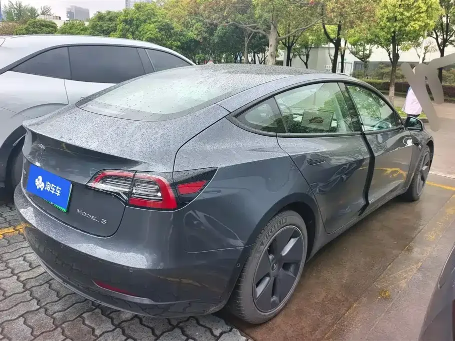 Tesla Model 3 — фото 8