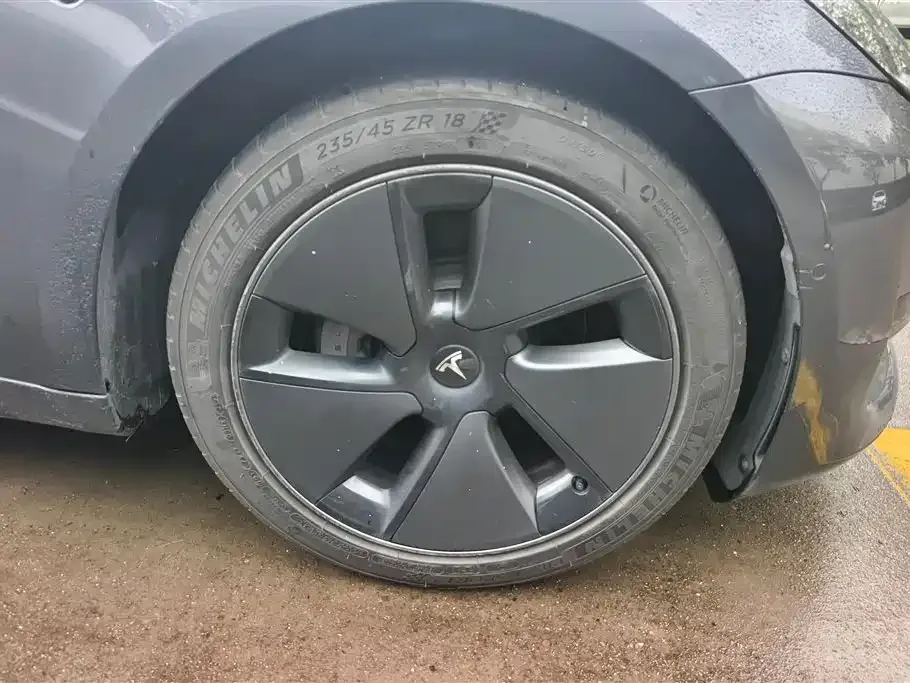 Tesla Model 3 — фото 3