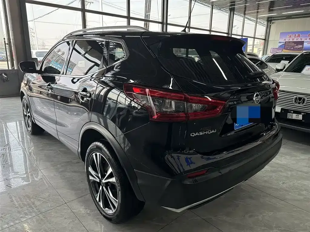 Nissan Qashqai — фото 7
