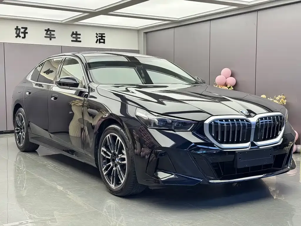 BMW 5 Series — фото 4