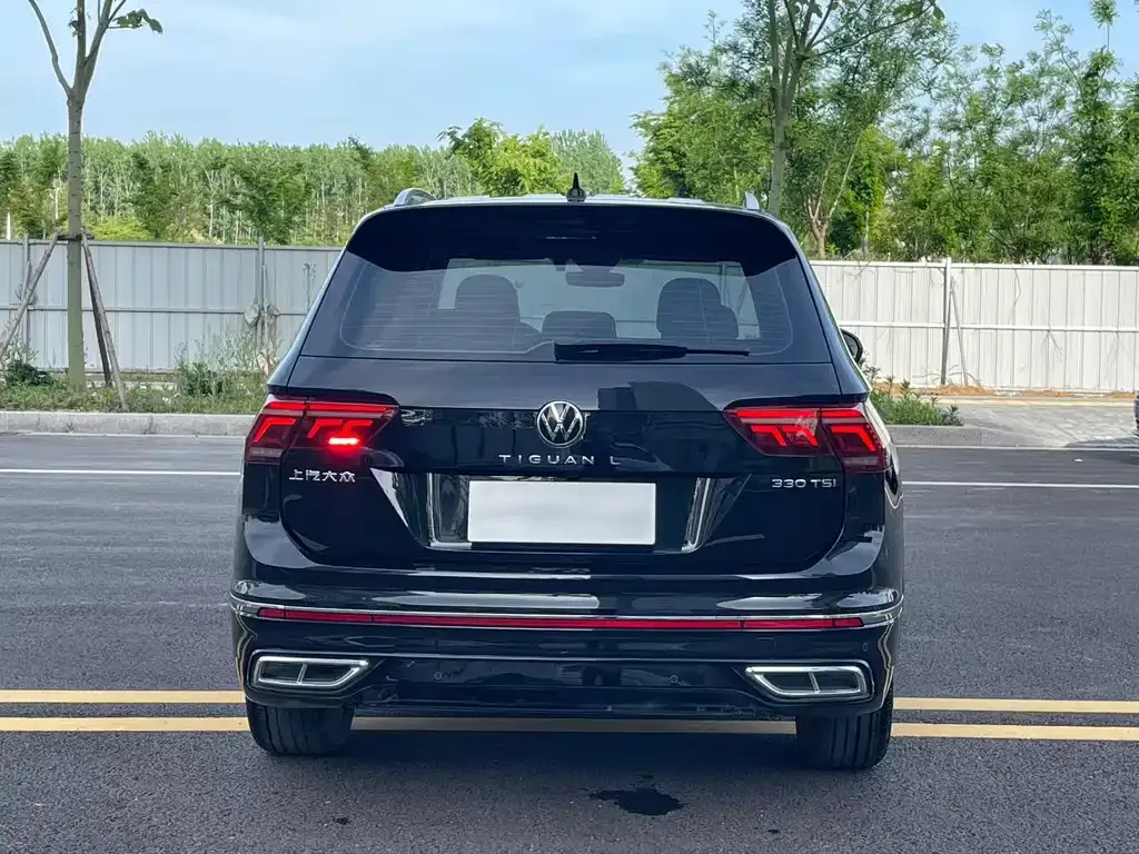 Volkswagen Tiguan L — фото 3