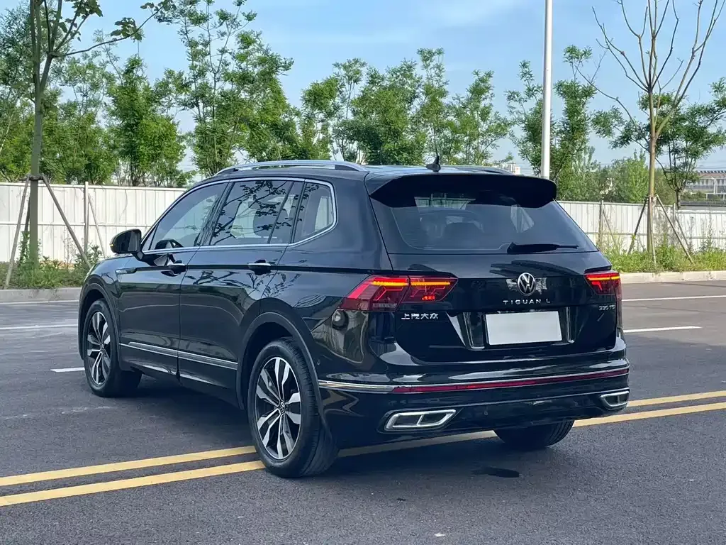 Volkswagen Tiguan L — фото 8