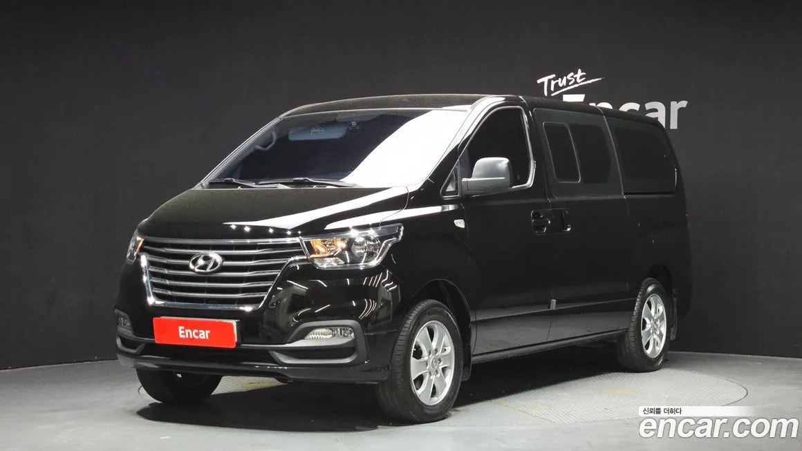 Hyundai Starex — фото 1