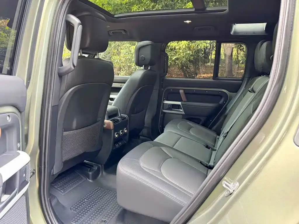 Land Rover Defender — фото 2