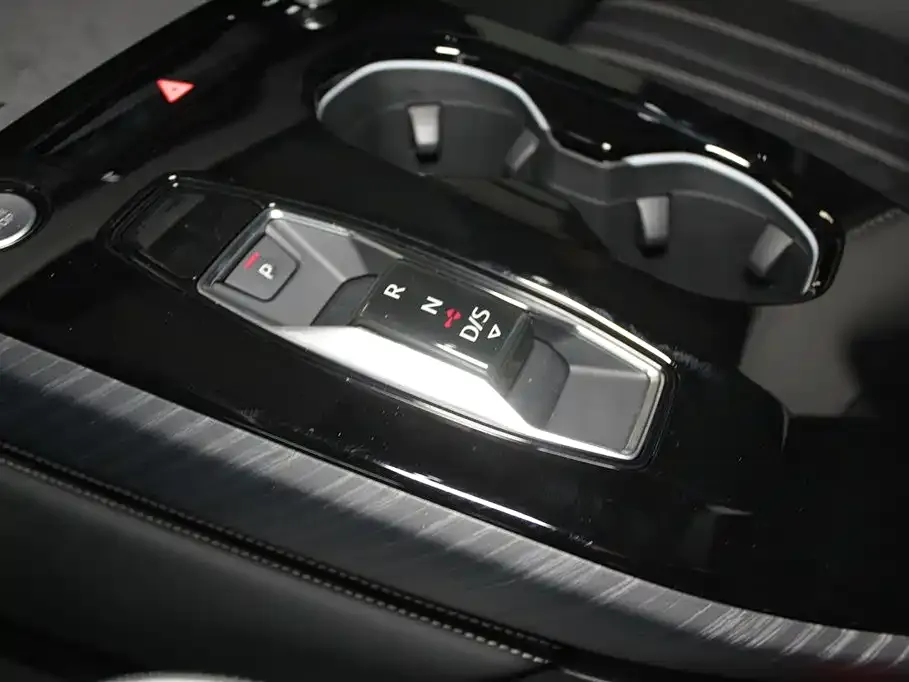 Audi A5L — фото 10