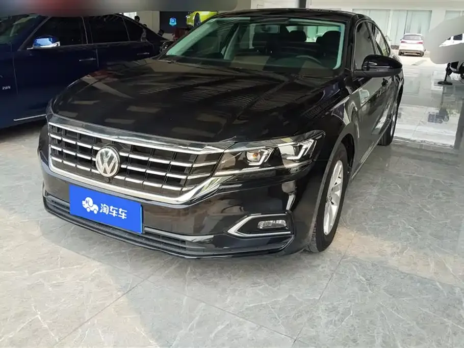 Volkswagen Passat — фото 1